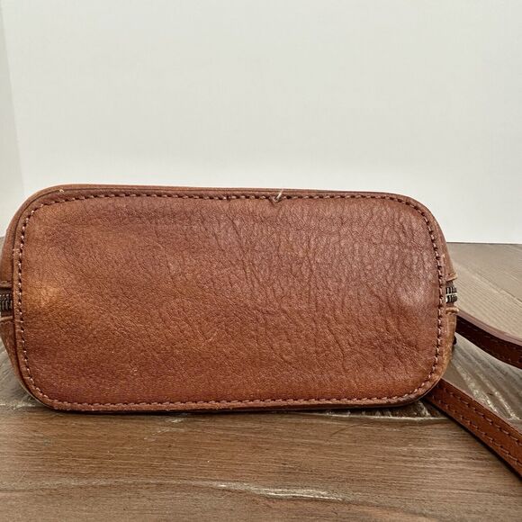 Bratesi Firenze Small Cognac Leather Crossbody Purse [Made in Italy] - Picture 7 of 10